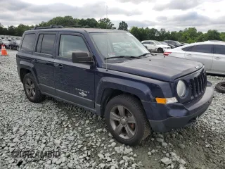 2013 Jeep Patriot Latitude z VIN 1C4NJRFB9DD274778, wystawiony jako Copart lot #58672365 z przebiegiem 125 246 mil mil oraz Czysty tytuł • Clean title. Historia ofert i sprzedaży dostępna na DreamBid. Obrazek 4.