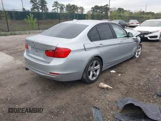 2015 BMW 3 Series 320i xDrive с VIN WBA3C3G55FNS73435, выставлен на аукционе IAAI как лот 42133912 с пробегом 111 663 миль миль и . История ставок и продаж доступна на DreamBid. Изображение 4.