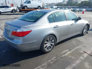 2009 Hyundai Genesis with VIN KMHGC46E59U046506, listed as a IAAI auction lot 41990191 with 86,791 mi miles. Bid and sale history available at carsss.com. Image 4.