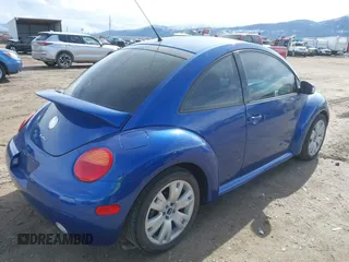 2003 Volkswagen New Beetle Coupe GLS with VIN 3VWCD21C83M432291, listed as a IAAI auction lot 41844009 with 88,442 mi miles. Bid and sale history available at carsss.com. Image 4.