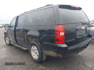 2014 Chevrolet Suburban LT with VIN 1GNSCJE06ER233762, listed as a IAAI auction lot 41515686 with 125,442 mi miles. Bid and sale history available at carsss.com. Image 3.