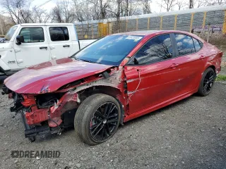 2025 Toyota Camry LE with VIN 4T1DAACK9SU001561, listed as a Copart auction lot 53425505 with 28,670 mi miles and Salvage Title. Bid and sale history available at carsss.com. Image 1.