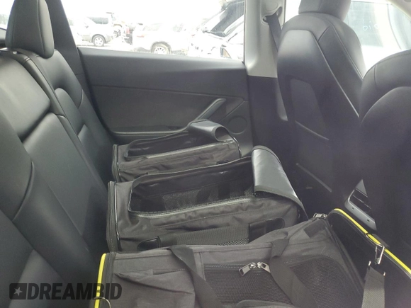 2020 Tesla Model Y Long Range z VIN 5YJYGDEF3LF028061, wystawiony jako Copart lot #57493175 z przebiegiem Nie podano mil oraz Czysty tytuł • Clean title. Historia ofert i sprzedaży dostępna na DreamBid. Obrazek 10.