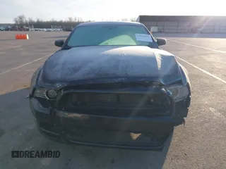 2014 Ford Mustang V6 z VIN 1ZVBP8AM4E5262440, wystawiony jako IAAI lot #41523652 z przebiegiem 140 573 mil mil oraz . Historia ofert i sprzedaży dostępna na DreamBid. Obrazek 13.