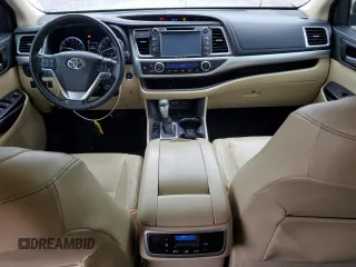 2017 Toyota Highlander XLE with VIN 5TDJZRFH4HS398415, listed as a Copart auction lot 59386805 with 105,463 mi miles and Salvage title. Bid and sale history available at DreamBid. Image 8.