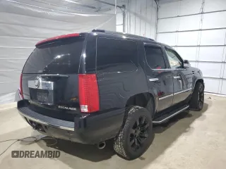 2007 Cadillac Escalade z VIN 1GYFK63867R418507, wystawiony jako Copart lot #50168735 z przebiegiem 215 287 mil mil oraz Szkody całkowita. Historia ofert i sprzedaży dostępna na DreamBid. Obrazek 3.
