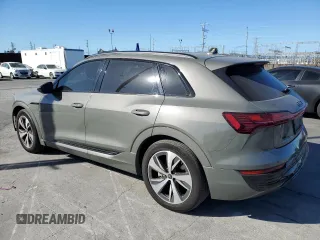 2024 Audi Q8 e-tron Premium z VIN WA14AAGE4RB012976, wystawiony jako Copart lot #46000915 z przebiegiem 42 333 mil mil oraz Szkoda całkowita • Salvage title. Historia ofert i sprzedaży dostępna na DreamBid. Obrazek 2.