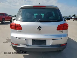 2017 Volkswagen Tiguan Wolfsburg Edition z VIN WVGRV7AX8HK002118, wystawiony jako Copart lot #62604155 z przebiegiem 48 242 mil mil oraz Szkoda całkowita • Salvage title. Historia ofert i sprzedaży dostępna na DreamBid. Obrazek 6.