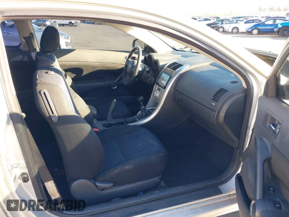 2005 Scion tC z VIN JTKDE177750019561, wystawiony jako IAAI lot #41045961 z przebiegiem Nie podano mil oraz . Historia ofert i sprzedaży dostępna na DreamBid. Obrazek 5.