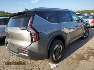 2024 Kia EV9 Wind z VIN KNDAFFS59R6018599, wystawiony jako Copart lot #66018504 z przebiegiem 1744 mil mil oraz Szkody całkowita. Historia ofert i sprzedaży dostępna na DreamBid. Obrazek 3.