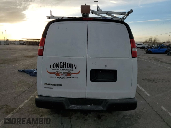 2021 Chevrolet Express Cargo z VIN 1GCWGAFP5M1251810, wystawiony jako Copart lot #43169785 z przebiegiem 57 200 mil mil oraz Szkoda całkowita • Salvage title. Historia ofert i sprzedaży dostępna na DreamBid. Obrazek 6.