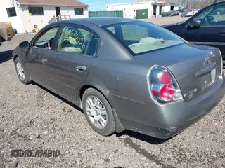 2006 Nissan Altima 2.5 S with VIN 1N4AL11D66N422455, listed as a IAAI auction lot 42008153 with 999,999 mi miles. Bid and sale history available at carsss.com. Image 3.