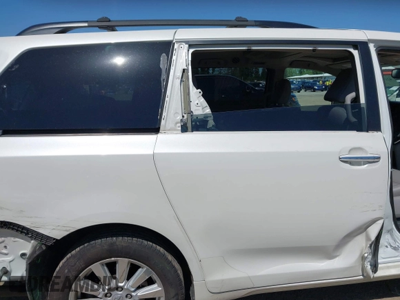 2017 Toyota Sienna with VIN 5TDDZ3DC8HS169754, listed as a IAAI auction lot 42146445 with 70,572 mi miles and . Bid and sale history available at DreamBid. Image 19.