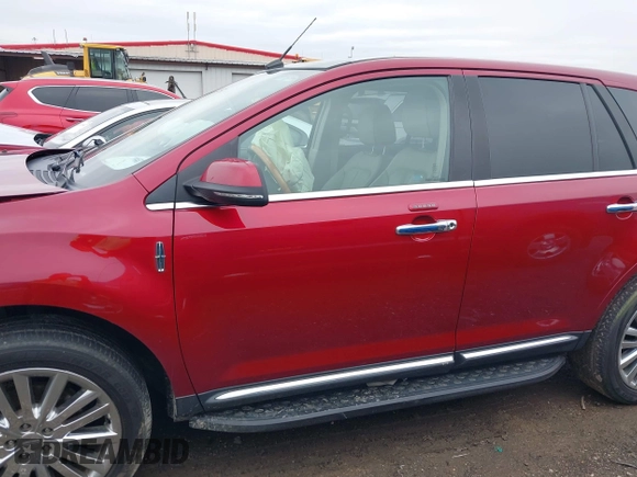 2014 Lincoln MKX with VIN 2LMDJ8JK1EBL02917, listed as a IAAI auction lot 41963678 with Not Provided miles. Bid and sale history available at carsss.com. Image 14.