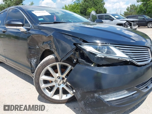 2016 Lincoln MKZ z VIN 3LN6L2J93GR632474, wystawiony jako IAAI lot #42607060 z przebiegiem 99 490 mil mil oraz . Historia ofert i sprzedaży dostępna na DreamBid. Obrazek 6.
