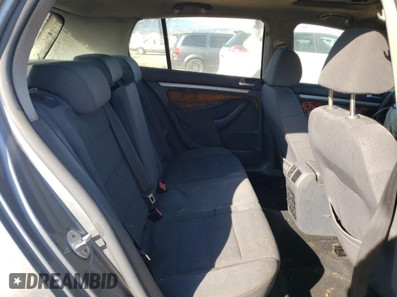 2008 Volkswagen Rabbit S с VIN WVWDB71KX8W132020, выставлен на аукционе Copart как лот 75615374 с пробегом Не указан миль и Чистый • Clean title. История ставок и продаж доступна на DreamBid. Изображение 10.