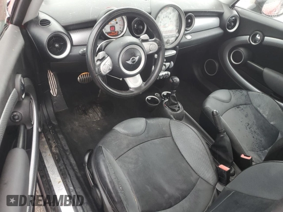 2010 MINI Hardtop S with VIN WMWMF7C50ATZ68936, listed as a Copart auction lot 53692015 with 122,195 mi miles and Salvage Title. Bid and sale history available at DreamBid. Image 8.