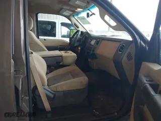 2015 Ford Super Duty F-250 SRW Lariat with VIN 1FT7W2BT8FED53078, listed as a IAAI auction lot 41957641 with 305,396 mi miles. Bid and sale history available at carsss.com. Image 5.