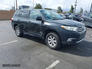 2011 Toyota Highlander with VIN 5TDZK3EH4BS039353, listed as a IAAI auction lot 40909367 with 126,024 mi miles. Bid and sale history available at carsss.com. Image 1.