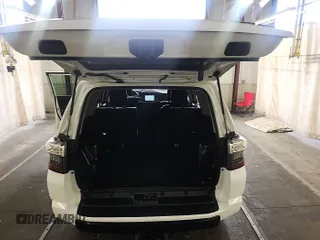 2023 Toyota 4Runner TRD Pro z VIN JTELU5JR4P6107986, wystawiony jako IAAI lot #42575841 z przebiegiem 8 950 mil mil oraz . Historia ofert i sprzedaży dostępna na DreamBid. Obrazek 15.