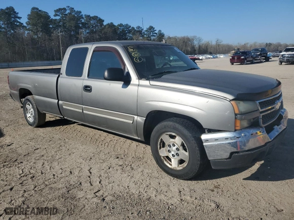 2006 Chevrolet Silverado 1500 Classic LT1 with VIN 1GCEC19ZX6E180619, listed as a Copart auction lot 47681805 with 307,606 mi miles and Clean Title. Bid and sale history available at carsss.com. Image 4.