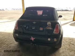 2007 MINI Convertible S z VIN WMWRH335X7TL94590, wystawiony jako Copart lot #49094295 z przebiegiem Nie podano mil oraz Szkoda całkowita • Salvage title. Historia ofert i sprzedaży dostępna na DreamBid. Obrazek 6.