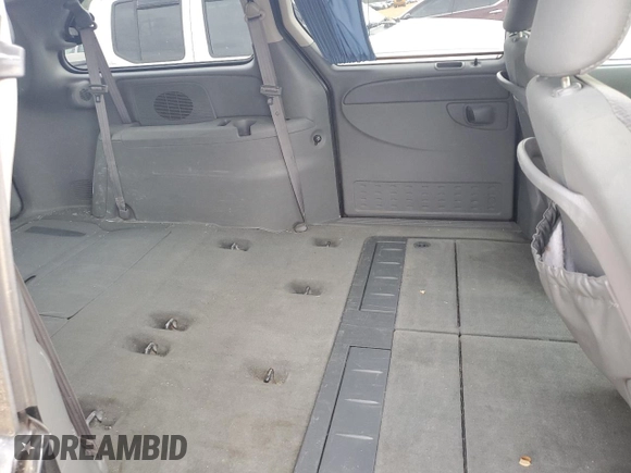 2005 Chrysler Town & Country Touring with VIN 2C4GP54L85R522867, listed as a Copart auction lot 50930125 with 201,641 mi miles and Salvage Title. Bid and sale history available at DreamBid. Image 11.