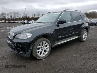 2013 BMW X5 xDrive35i z VIN 5UXZV4C55D0G52370, wystawiony jako Copart lot #49036005 z przebiegiem 123 893 mil mil oraz Szkody całkowita. Historia ofert i sprzedaży dostępna na DreamBid. Obrazek 1.