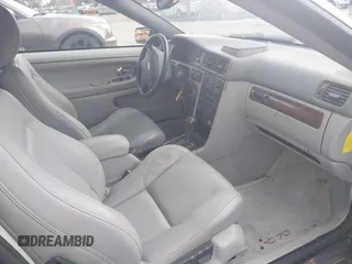 2004 Volvo C70 с VIN YV1NC62D64J048659, выставлен на аукционе IAAI как лот 42457985 с пробегом 41 685 миль миль и . История ставок и продаж доступна на DreamBid. Изображение 5.