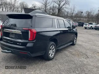 2022 GMC Yukon XL SLE with VIN 1GKS2FKD2NR318652, listed as a Copart auction lot 44574715 with 137,939 mi miles and Clean Title. Bid and sale history available at DreamBid. Image 4.
