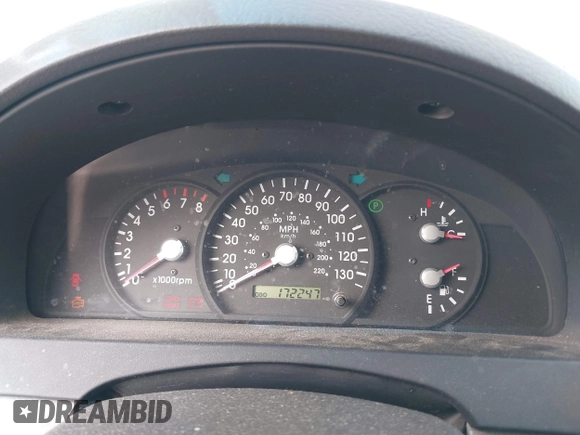 2004 Kia Sorento LX with VIN KNDJC733145251807, listed as a IAAI auction lot 41975263 with 172,247 mi miles. Bid and sale history available at carsss.com. Image 7.
