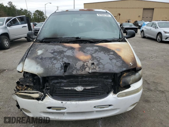 1998 Chrysler Town & Country LXi with VIN 1C4GP54L3WB501599, listed as a Copart auction lot 87932105 with 0 mi miles and Salvage Title. Bid and sale history available at carsss.com. Image 5.