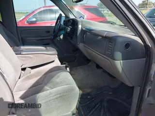 2004 Chevrolet Tahoe LS with VIN 1GNEC13V44R169943, listed as a IAAI auction lot 42753658 with 175,766 mi miles and . Bid and sale history available at DreamBid. Image 5.