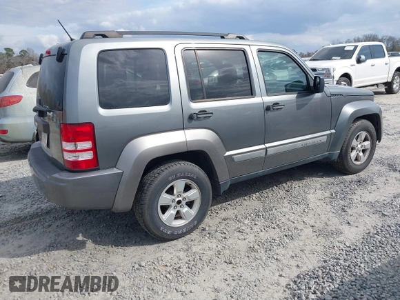 2012 Jeep Liberty Sport Latitude z VIN 1C4PJLAK7CW146409, wystawiony jako IAAI lot #41717779 z przebiegiem 136 290 mil mil oraz . Historia ofert i sprzedaży dostępna na DreamBid. Obrazek 4.