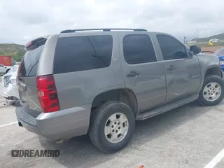 2007 Chevrolet Tahoe LT z VIN 1GNFC13J07J122414, wystawiony jako IAAI lot #39134539 z przebiegiem Nie podano mil oraz . Historia ofert i sprzedaży dostępna na DreamBid. Obrazek 4.