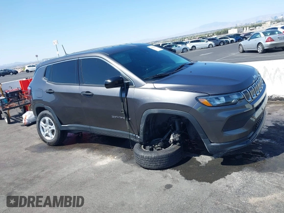 2022 Jeep Compass Sport z VIN 3C4NJDAB5NT205642, wystawiony jako IAAI lot #42130466 z przebiegiem 52 713 mil mil oraz . Historia ofert i sprzedaży dostępna na DreamBid. Obrazek 6.