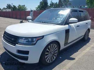 2017 Land Rover Range Rover z VIN SALGR2FVXHA377114, wystawiony jako IAAI lot #42283510 z przebiegiem 69 846 mil mil oraz . Historia ofert i sprzedaży dostępna na DreamBid. Obrazek 17.