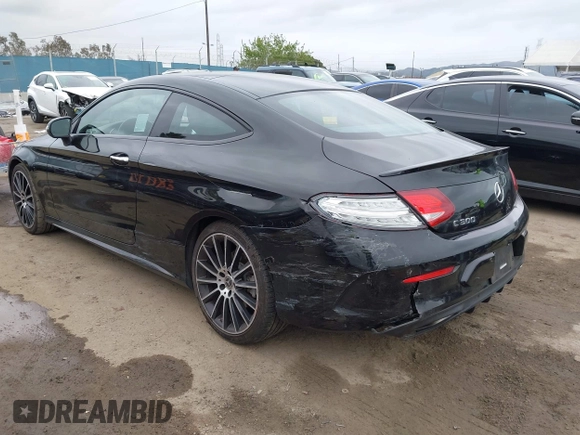 2018 Mercedes-Benz C 300 z VIN WDDWJ4JB8JF735845, wystawiony jako IAAI lot #42064145 z przebiegiem 61 523 mil mil oraz . Historia ofert i sprzedaży dostępna na DreamBid. Obrazek 3.