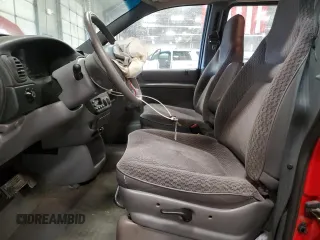 2000 Dodge Caravan with VIN 2B4GP25B5YR501156, listed as a Copart auction lot 44858875 with 121,125 mi miles and Salvage title. Bid and sale history available at DreamBid. Image 7.