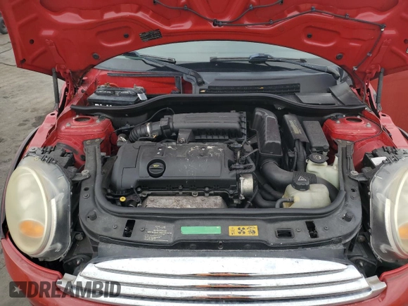 2008 MINI Hardtop with VIN WMWMF33548TT66639, listed as a Copart auction lot 42740655 with 135,084 mi miles and Clean Title. Bid and sale history available at DreamBid. Image 11.