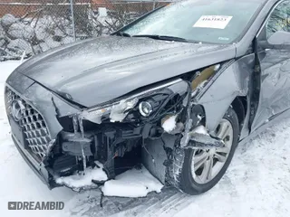 2019 Hyundai Sonata Sport with VIN 5NPE34AF2KH816737, listed as a IAAI auction lot 41631823 with 31,207 mi miles. Bid and sale history available at carsss.com. Image 6.