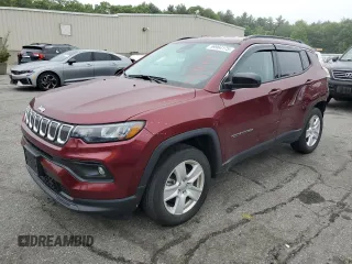 2022 Jeep Compass Latitude z VIN 3C4NJDBB0NT132257, wystawiony jako Copart lot #59964175 z przebiegiem 67 602 mil mil oraz Szkoda całkowita • Salvage title. Historia ofert i sprzedaży dostępna na DreamBid. Obrazek 1.
