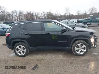 2018 Jeep Compass Latitude z VIN 3C4NJDBB8JT169275, wystawiony jako IAAI lot #41949613 z przebiegiem 56 403 mil mil oraz . Historia ofert i sprzedaży dostępna na DreamBid. Obrazek 14.
