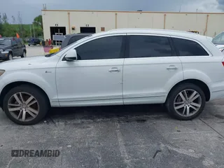 2014 Audi Q7 Premium Plus with VIN WA1LGAFE2ED018513, listed as a IAAI auction lot 42815204 with 121,094 mi miles and . Bid and sale history available at DreamBid. Image 6.