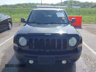 2013 Jeep Patriot Sport with VIN 1C4NJPBA1DD272752, listed as a IAAI auction lot 42080920 with 153,526 mi miles. Bid and sale history available at carsss.com. Image 12.