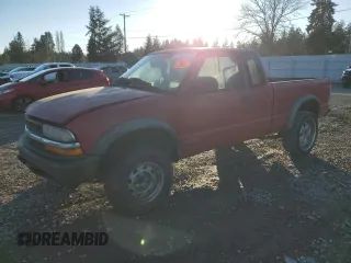 2001 Chevrolet S-10 LS with VIN 1GCCT19W818161992, listed as a Copart auction lot 87774135 with 0 mi miles and Clean Title. Bid and sale history available at carsss.com. Image 1.