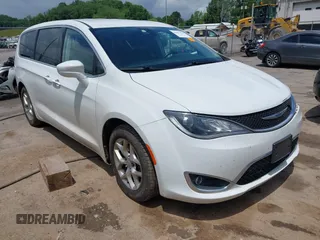 2019 Chrysler Pacifica Touring Plus with VIN 2C4RC1FGXKR508557, listed as a IAAI auction lot 42491448 with 179,526 mi miles and . Bid and sale history available at DreamBid. Image 1.