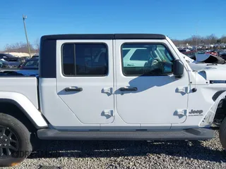 2023 Jeep Gladiator High Altitude with VIN 1C6HJTFG4PL560982, listed as a IAAI auction lot 41236477 with 28,835 mi miles and . Bid and sale history available at DreamBid. Image 13.