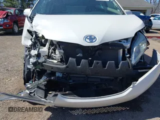 2017 Toyota Sienna XLE with VIN 5TDDZ3DC8HS176753, listed as a IAAI auction lot 41790405 with 81,450 mi miles and . Bid and sale history available at DreamBid. Image 6.