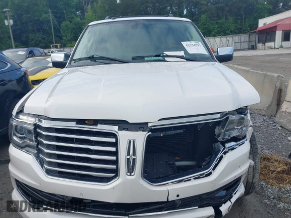 2017 Lincoln Navigator Reserve with VIN 5LMJJ2KT2HEL00490, listed as a IAAI auction lot 42234791 with 80,510 mi miles and . Bid and sale history available at DreamBid. Image 12.